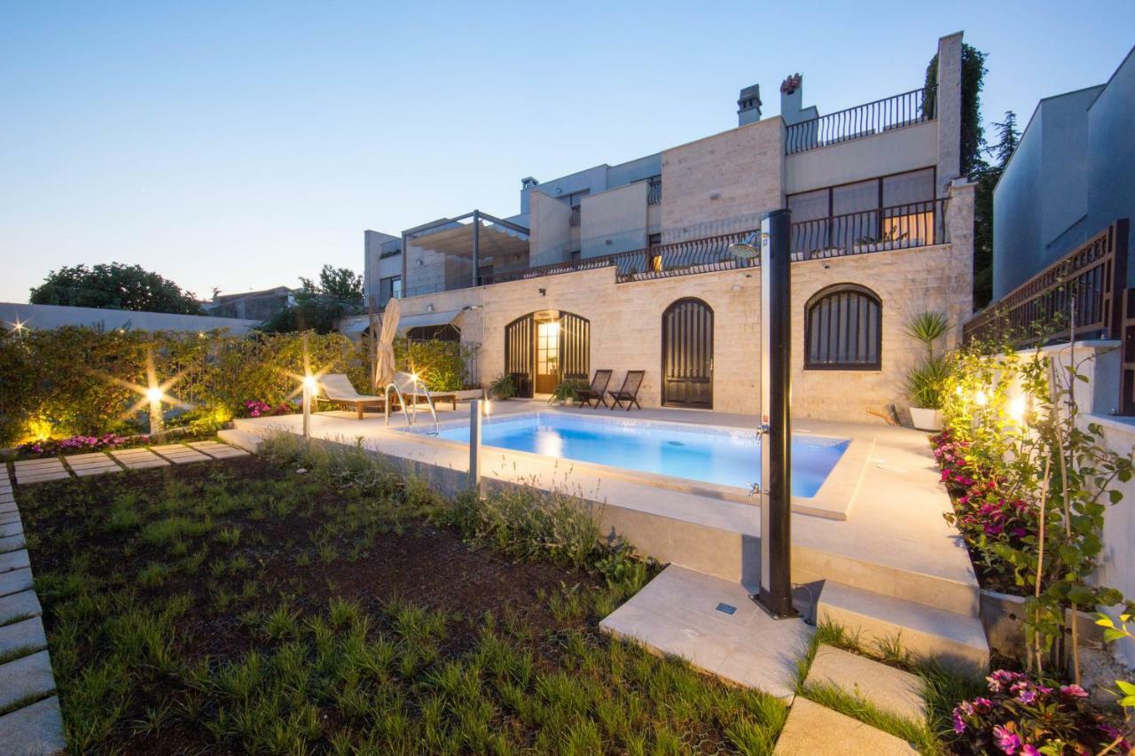 Melody M Apartment With Private Pool Split Exterior photo